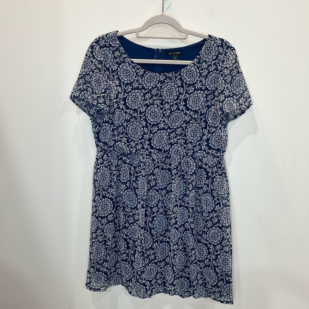 As‎ U Wish Short Sleeve Floral Dress Women’s Size Large Blue and White Zip Back